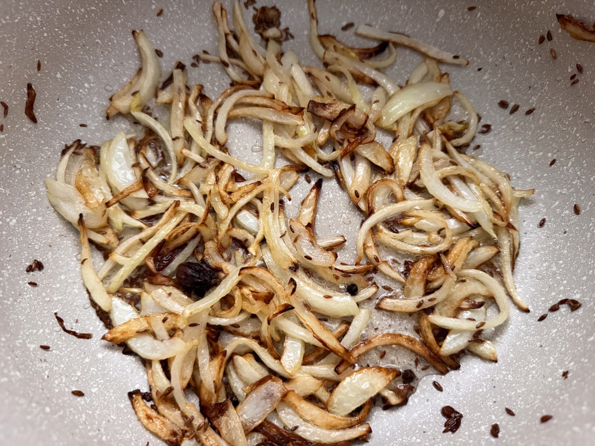 browned onions for chana pulao