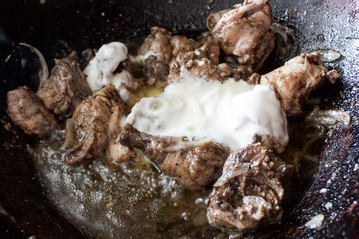 kali mirch chicken karahi with yogurt 