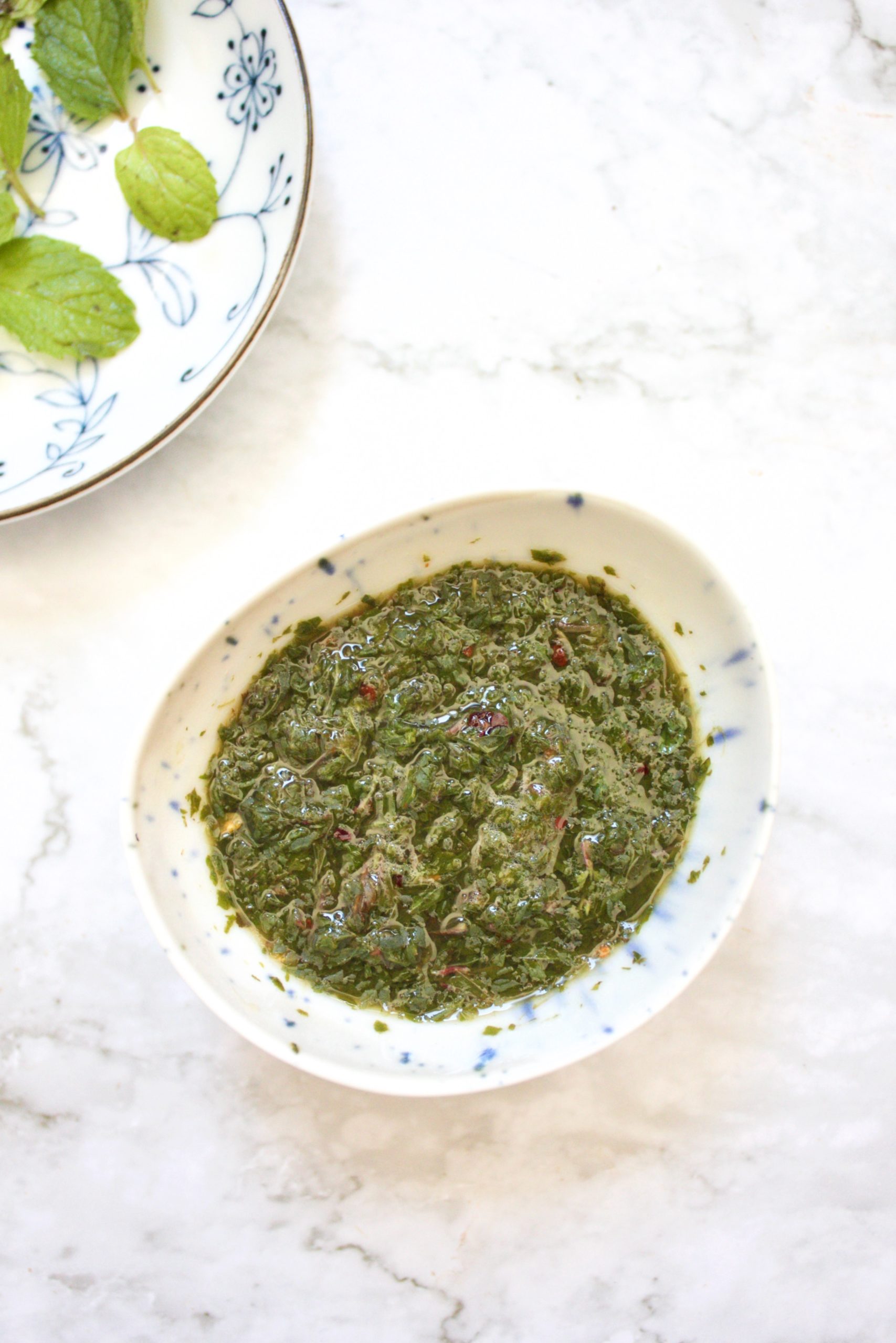Podine ki chutney alongside mint leaves