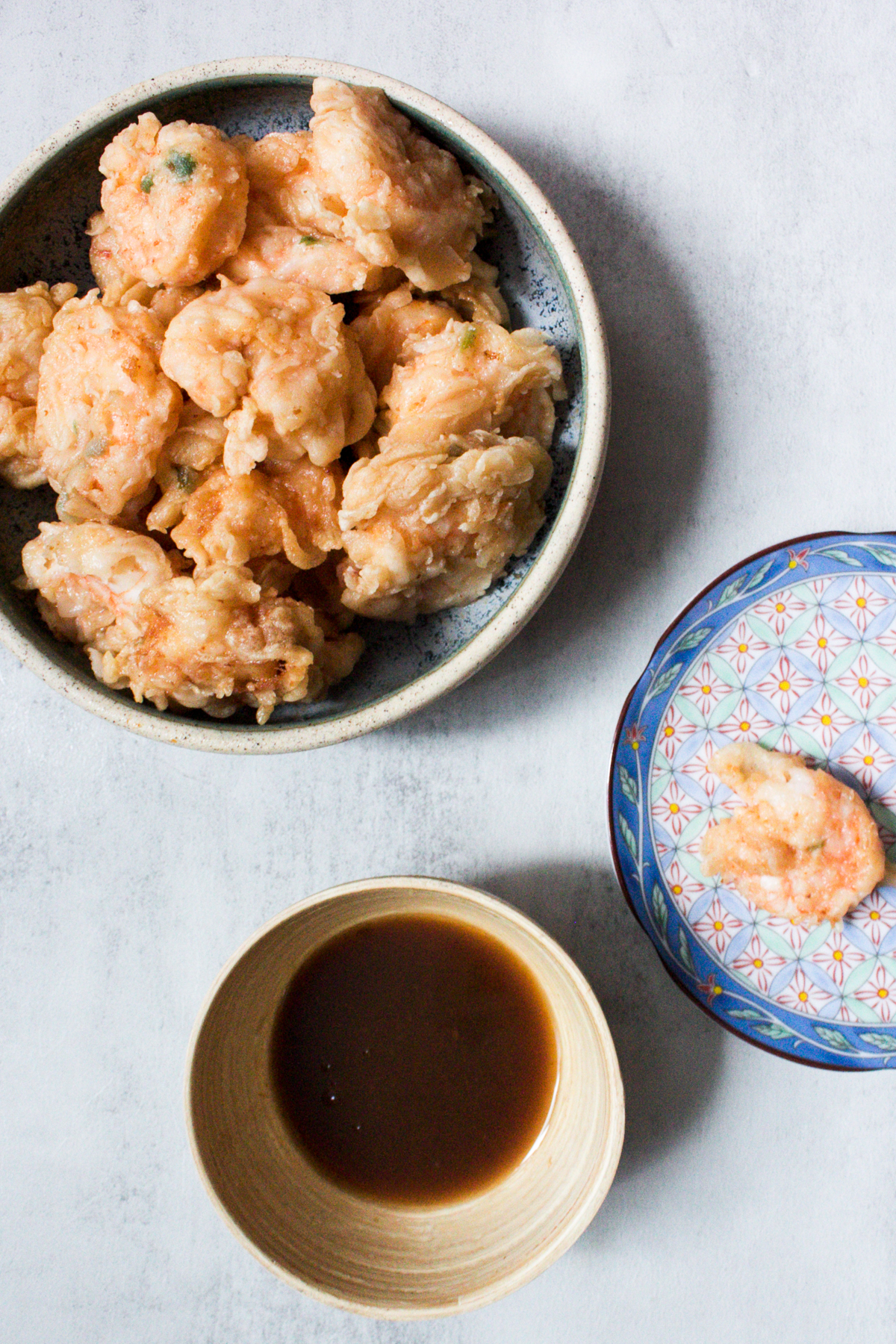 deep-fried shrimp with vinegar dipping sauce