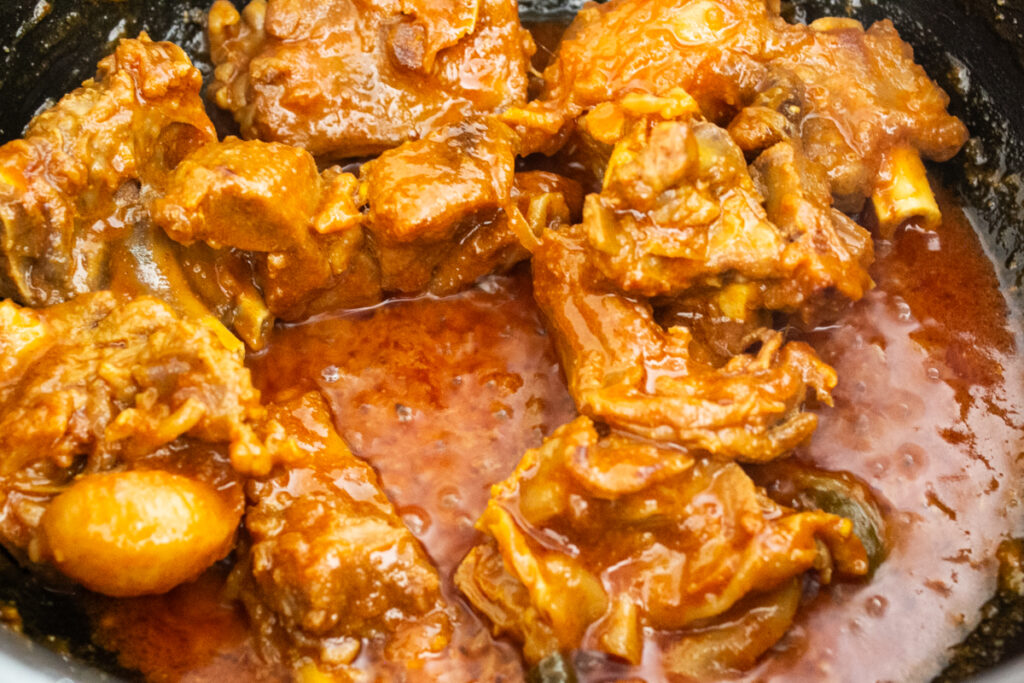 Pak Mutton Meat Pakistani Style Classic Aloo Gosht (Mutton with Potatoes) - Pakistan Eats