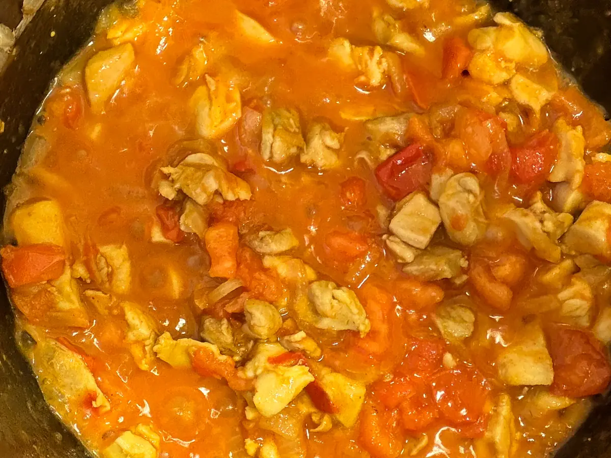 Tomato sauce in the ginger chicken